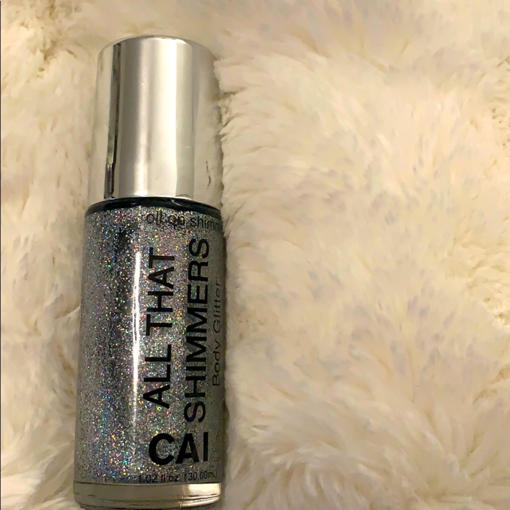*BODY GLITTER*